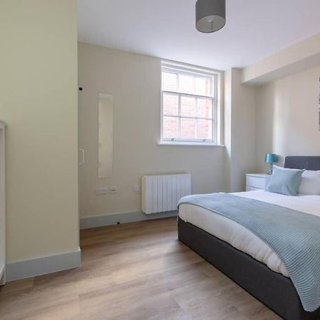 Apartment 4, Isabella House, Aparthotel, By RentMyHouse Hereford Esterno foto