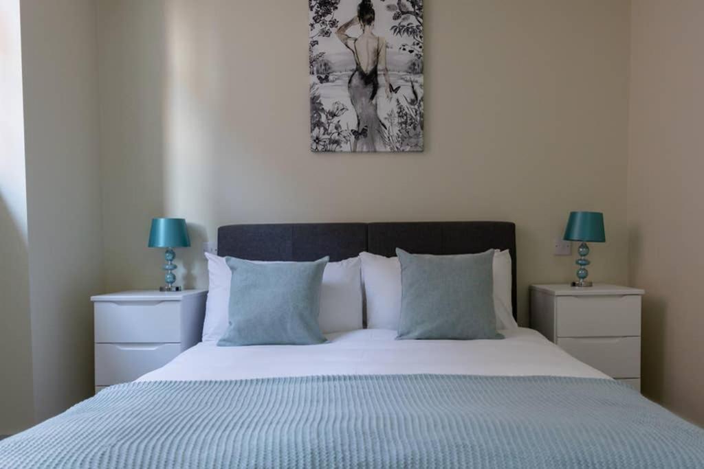 Apartment 4, Isabella House, Aparthotel, By RentMyHouse Hereford Esterno foto